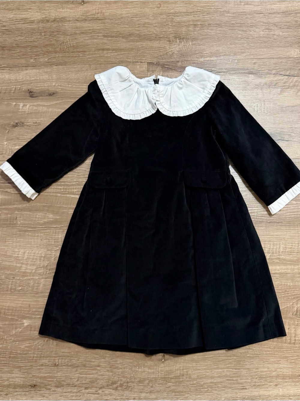 La Coqueta Anila black velvet Dress